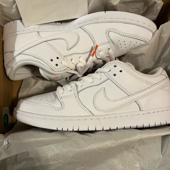Nike Men's White and Orange Sneakers - Picture 1 of 2